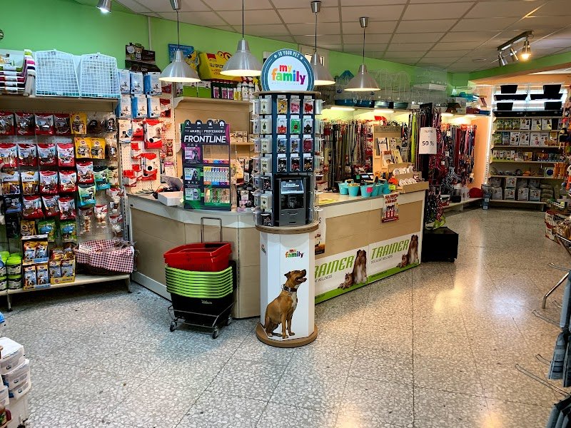 L'Arca di Noè - Toelettatura, Negozio per Animali, Parafarmacia Veterinaria, Lavanderia, Acquariologia - Foto 6