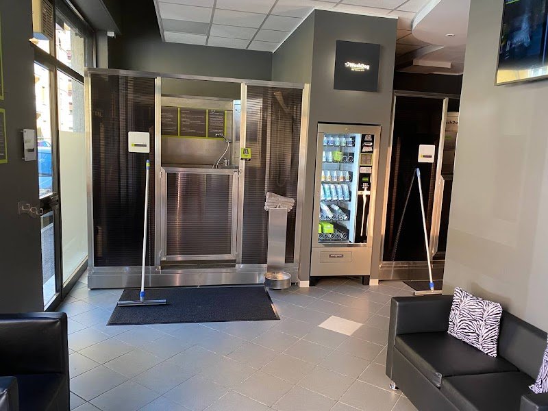 Lavaggio Self Service per i cani aperto 24H per i tesserati, Toelettatura professionale, ossigenoterapia, negozio - Foto 1